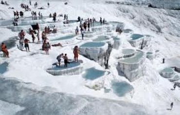 Где провести отпуск: целительные воды Исландии