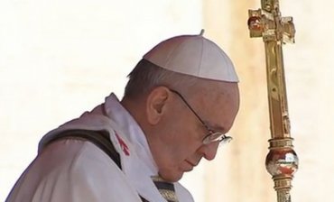 Папа Франциск провел молебен против военного вмешательства в Сирию