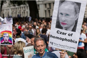 Американский пастор призывает Путина защитить мир от «гомофашистов»