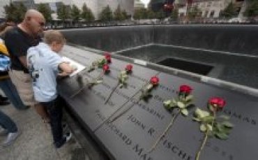 Америка поминает жертв терактов 11 сентября
