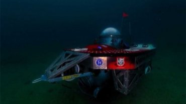Американец собрал подводную лодку из металлолома