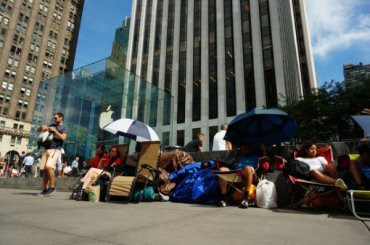В Нью-Йорке уже выстроилась очередь за iPhone 6