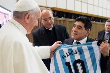 Диего Марадона посетил Папу Франциска