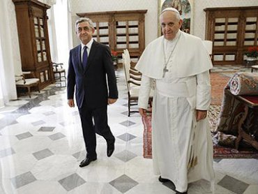 Папу Франциска посетил президент Армении