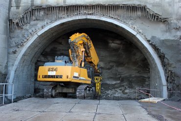 Несмотря на кризис в Карпатах продолжают строить современный железнодорожный туннель