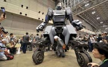 В Китае разрабатывается шагающий боевой робот