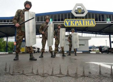 Украина закрывает границу с Россией