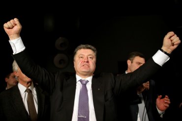 На выборах в Верховную Раду баллотируются кумовья Порошенко