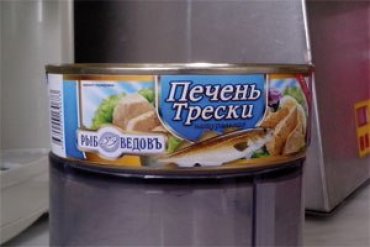 Беларусы нашли червей в российских консервах