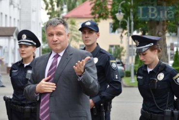 Аваков рассказал, когда полиция полностью заменит милицию