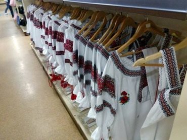 В Донецке начали продавать вышиванки