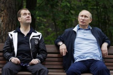 Медведева готовят выступить против Путина