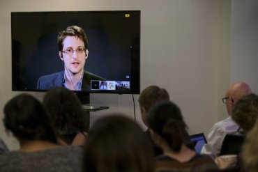 Сноуден заявил о желании покинуть Россию