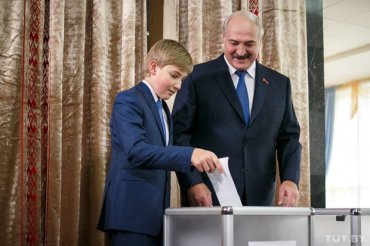 Выборы в Беларуси: Батька проголосовал