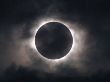 Ученые рассказали о влиянии на людей предстоящего лунного затмения