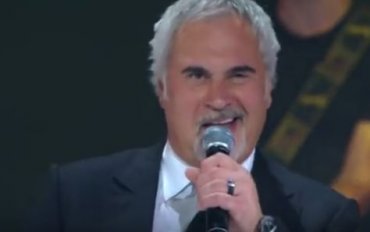 Валерий Меладзе забыл открыть рот, когда пел под фонограмму