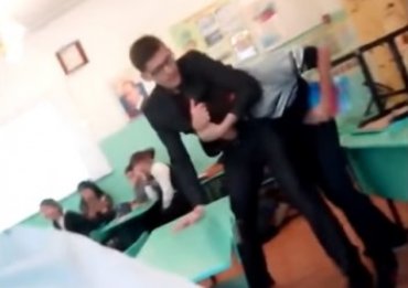 В России молодой учитель уволился после драки с учеником на уроке