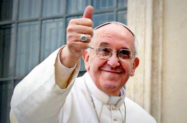 Папа Римский сравнил журналистов с террористами