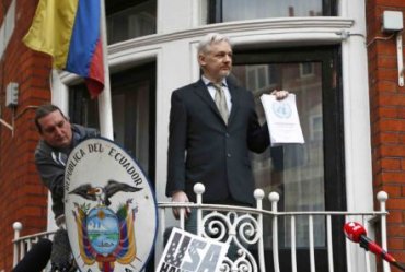 Ассанж покинул пост главреда WikiLeaks