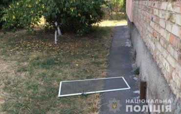 В Борисполе двое маленьких детей выпали из окон