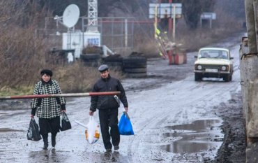 Польша передала средства для помощи жителям оккупированного Донбасса
