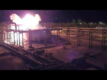 Опубликовано видео удара по саудовским нефтяным объектам