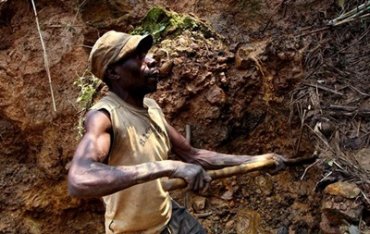 В Конго 50 человек погибли при обвале золотого рудника