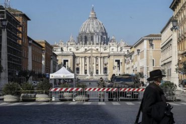 В Ватикане обязали всех сотрудников сделать прививки от коронавируса