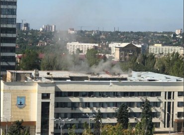 В Донецке прогремели взрывы: прилетело в здание "администрации"