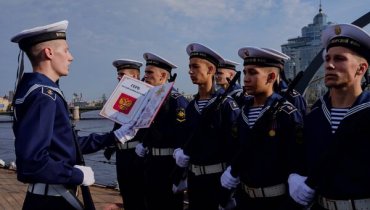 Першокурсників військово-морської академії з Санкт-Петербургу попередили про відправку на війну: батьки в шоці
