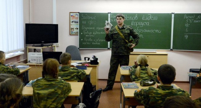 Вернувшиеся с “СВО” россияне будут готовить школьников к войне
