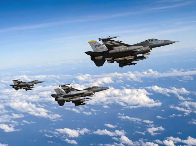 Процесс серьезно сдвинулся с места: Игнат - о подготовке пилотов на F-16
