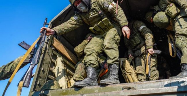 Росія перекинула в Україну нову армію: її готували до великого наступу