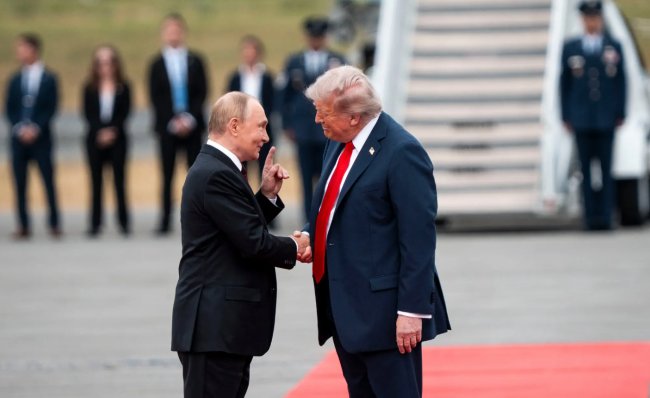 Трампа готовий підписувати бізнес-угоди з Москвою до завершення війни – NYT
