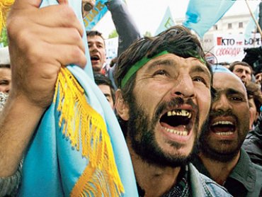Крымские татары из Узбекистана поражены, как их соплеменники в Украине пьют и курят