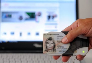 В Украине заменят бумажные паспорта электронными