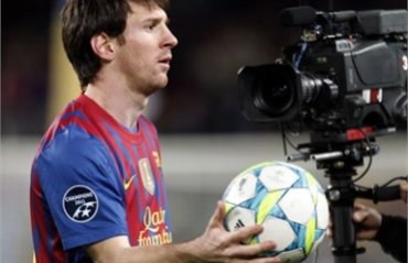 ФИФА не разрешает «Барселоне» продлить контракт с Месси