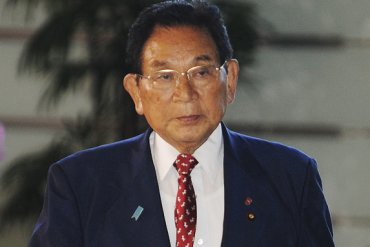 Министр юстиции Японии, признавшийся в связях с якудзой, ушел в отставку