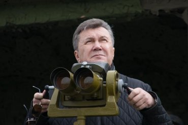Янукович на военных учениях чуть не взорвал село
