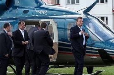 Охрана Януковича запретила СМИ фотографировать его вертолет