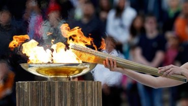 Неправильная вера спортсменов, или Почему по православной стране носят языческий огонь?