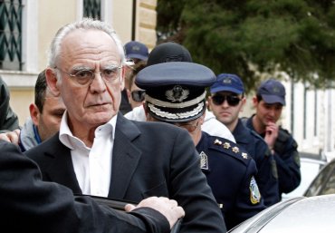 Суд в Греции приговорил бывшего министра обороны к 20 годам тюрьмы