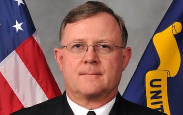 В США вице-адмирала уволили со службы, так как он жульничал при игре в покер