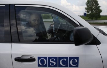 Главари террористов перемещаются на автомобилях ОБСЕ