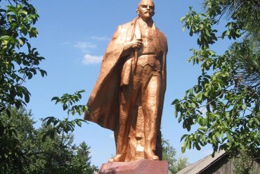 Губернатор Полтавщины пообещал за месяц снести в области все памятники Ленину