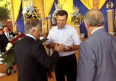 В интернет попало видео с последнего дня рождения Януковича в статусе президента
