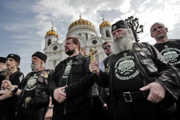 В Москве канализационные люки «оскорбили чувства» православных