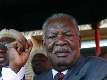 Президент Замбии поехал лечиться в Лондон и умер