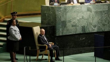 Выступление Путина в ООН обрастает новыми деталями: глава РФ оконфузился с креслом для ожидающих очереди.