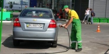 В Украине топливо дешевеет быстрее чем в Европе